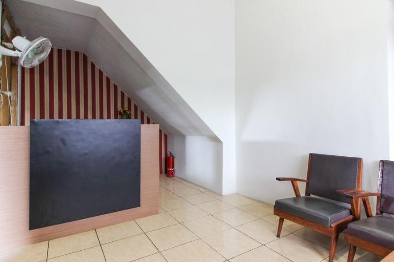 Reddoorz Near Rs Sarjito Yogyakarta Hotel Exterior photo