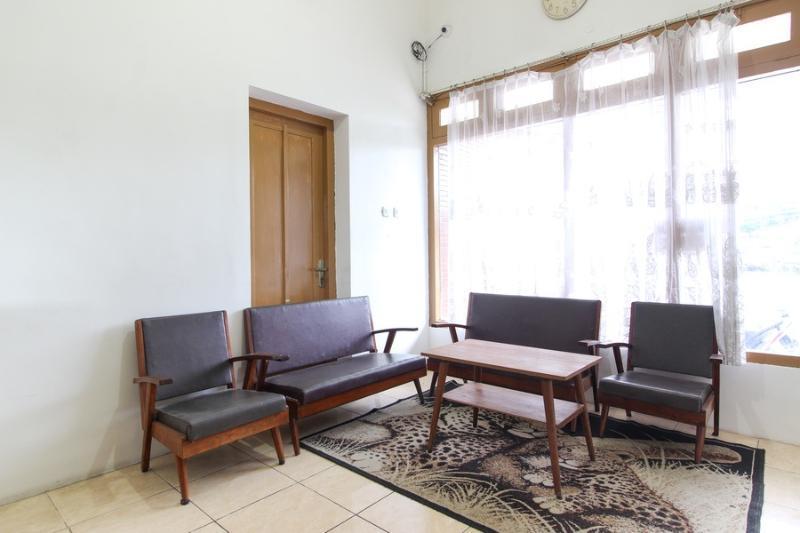 Reddoorz Near Rs Sarjito Yogyakarta Hotel Exterior photo
