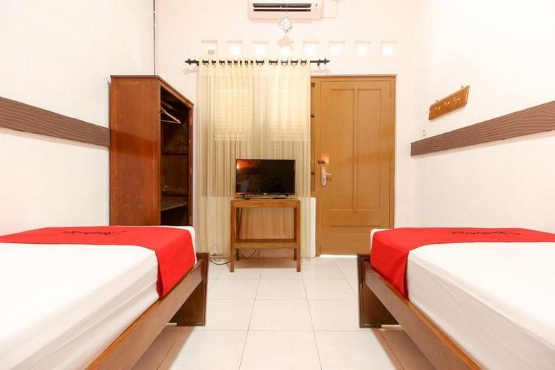 Reddoorz Near Rs Sarjito Yogyakarta Hotel Exterior photo
